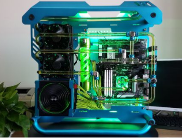 水冷機箱