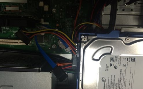 電腦開機黑屏怎么辦