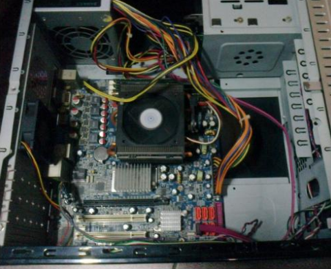 電腦進入系統后黑屏什么原因?如何解決