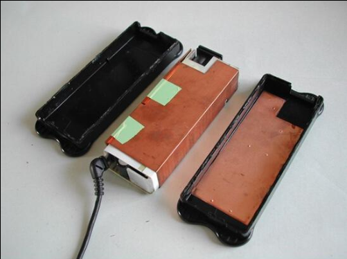 拆解電源適配器