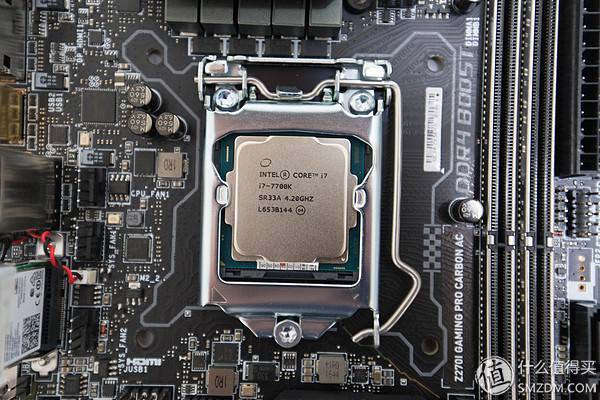 電腦開機顯示器黑屏